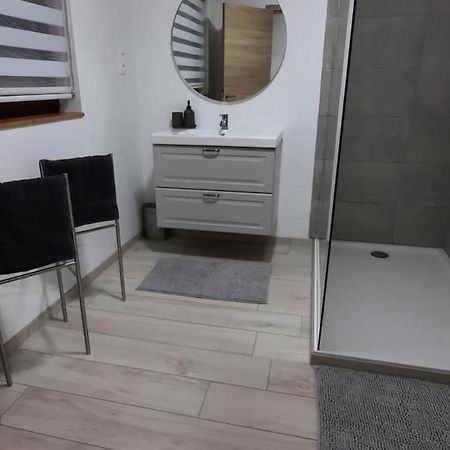 Le Cocon Des Pres Apartment Сен-Юбер Екстериор снимка